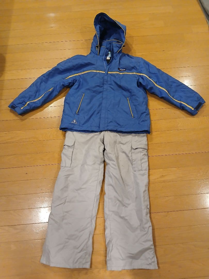 スキーウェア2着160cm 、ゴーグル&耳あて付き