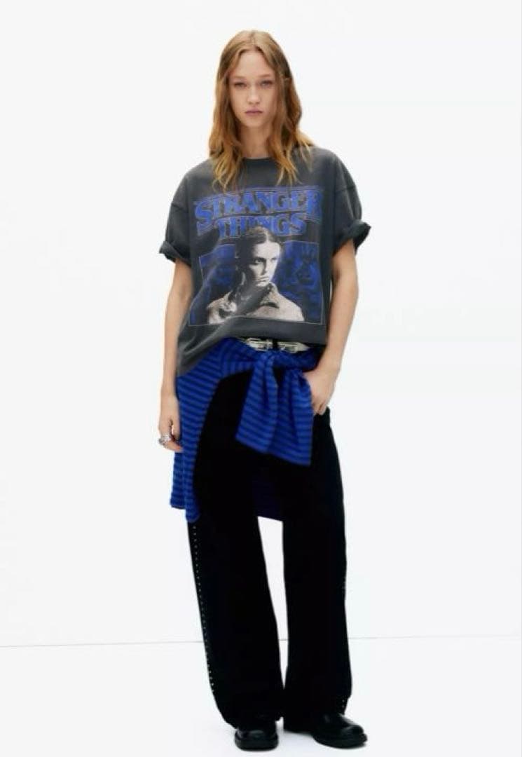 pull&bear Stranger ThingsコラボTシャツ