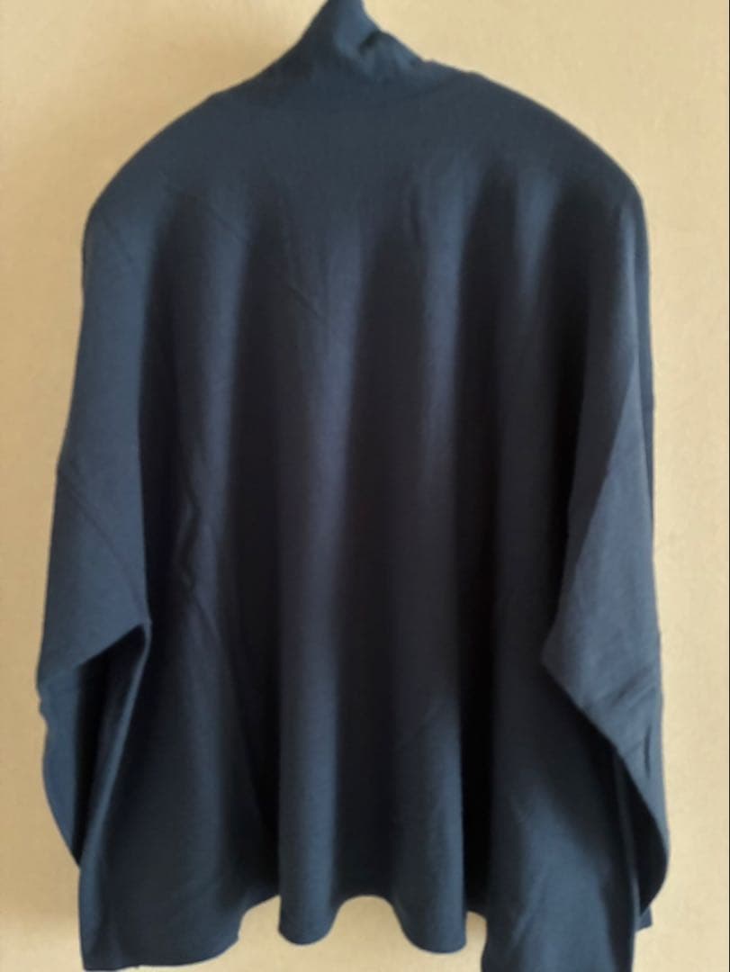 ヨーガンレール　2024未使用 薄手フェルトのハイネックプルオーバー