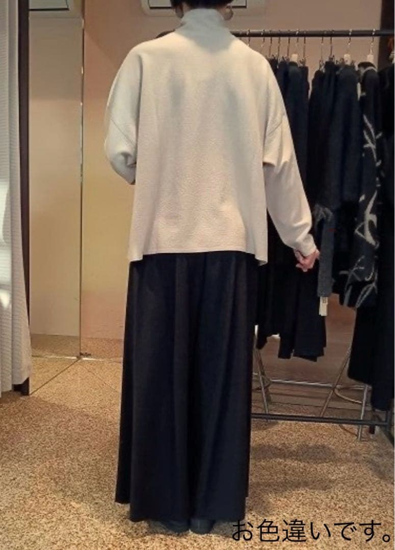 ヨーガンレール　2024未使用 薄手フェルトのハイネックプルオーバー