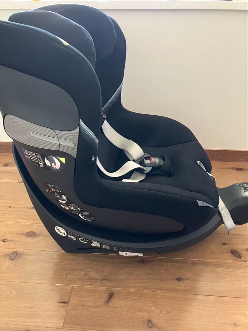 サイベックス シローナS i-size ブラック