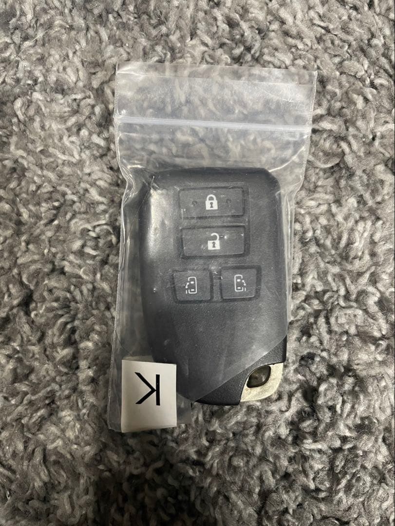【美品】TOYOTA ハイエース　純正スマートキー　スペアキー　鍵