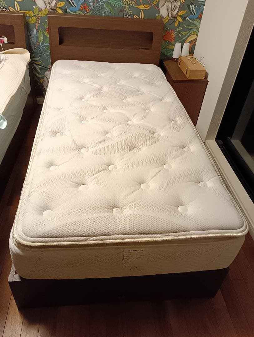 【売約済】シモンズ　シングルベッド　（フレーム＋マットレス）