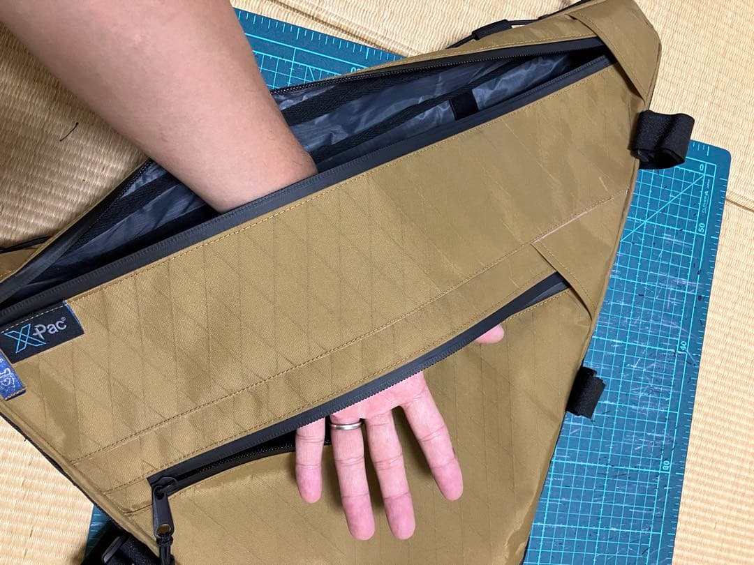 POMSAMハンドメイドフレームバッグ