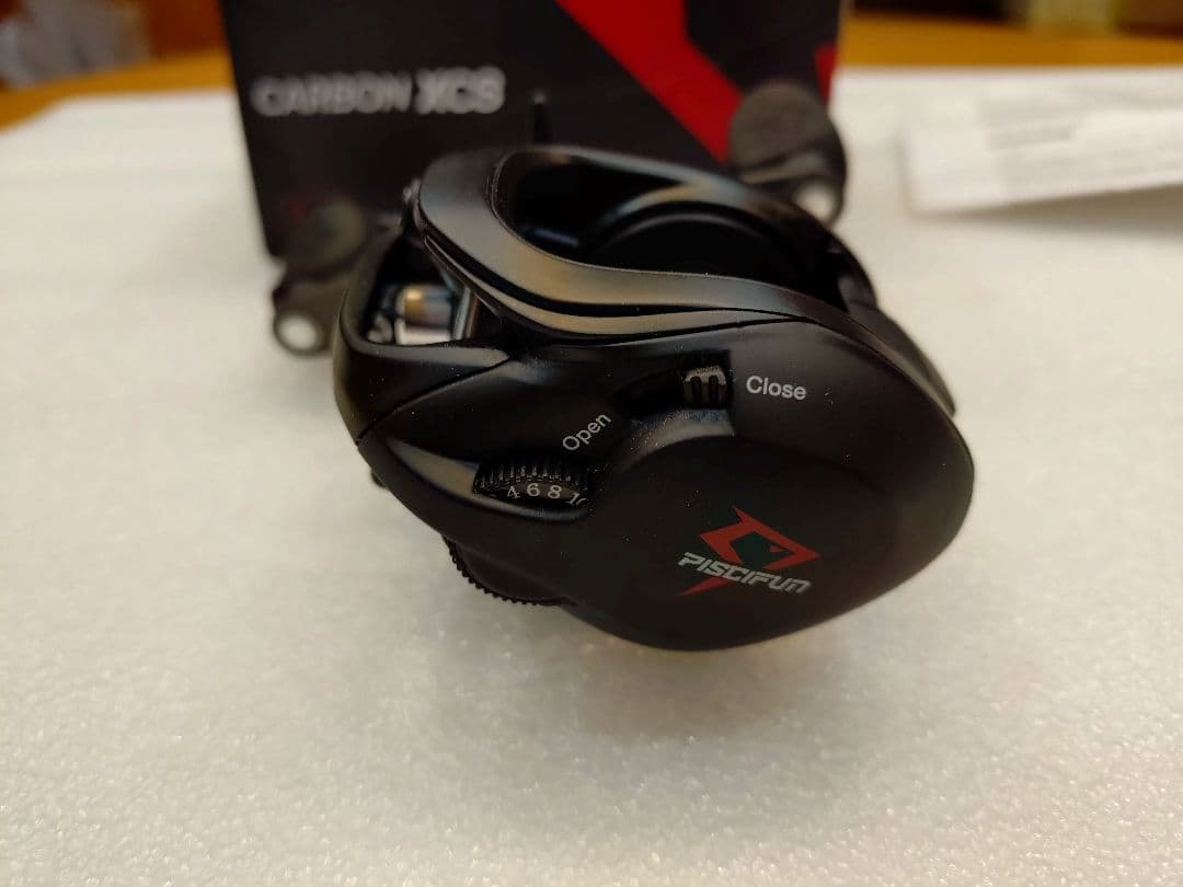 ピシファン　カーボンXCS　ベイトリール　PISCIFUN CARBON XCS