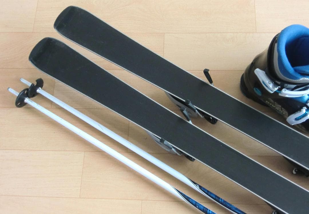 ■■送料無料■HEAD＋Hart■ジュニア用スキー4点セット■板127/靴23■