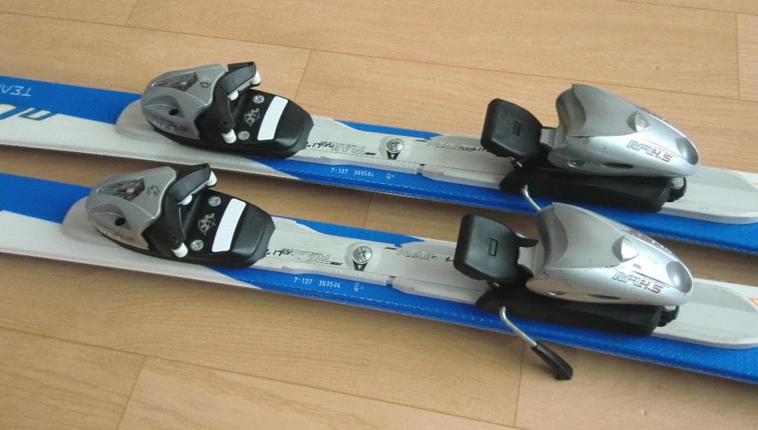 ■■送料無料■HEAD＋Hart■ジュニア用スキー4点セット■板127/靴23■