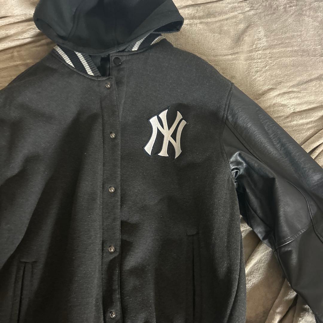 ニューヨーク・ヤンキース フード付きジャケット