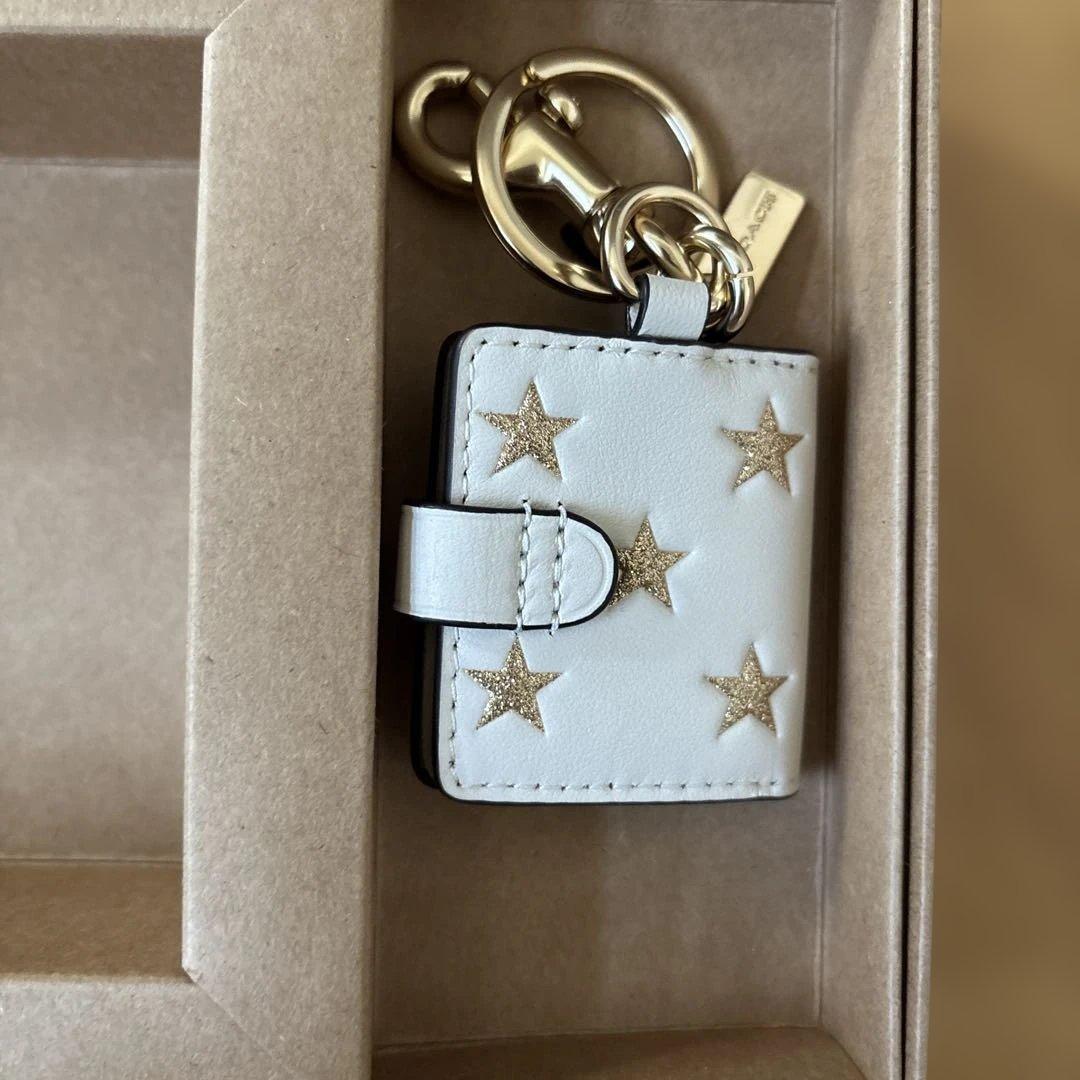 未使用品 コーチ 2つ折り財布& ピクチャーフレームバッグチャーム 箱付き