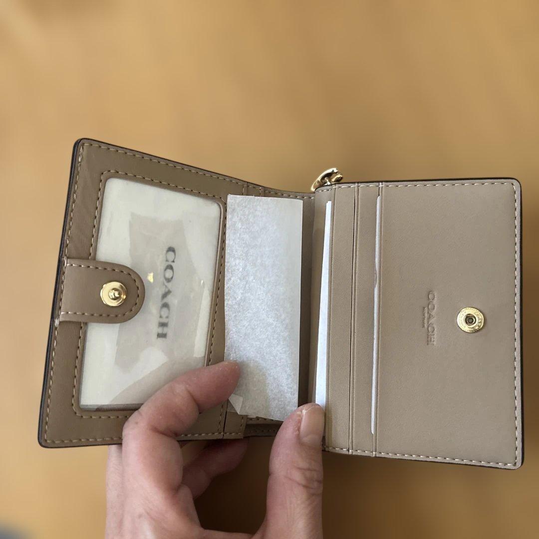 未使用品 コーチ 2つ折り財布& ピクチャーフレームバッグチャーム 箱付き