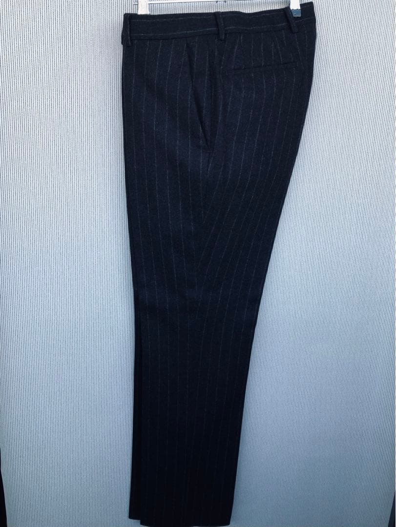 グッチダークグレー ストライプ スーツ