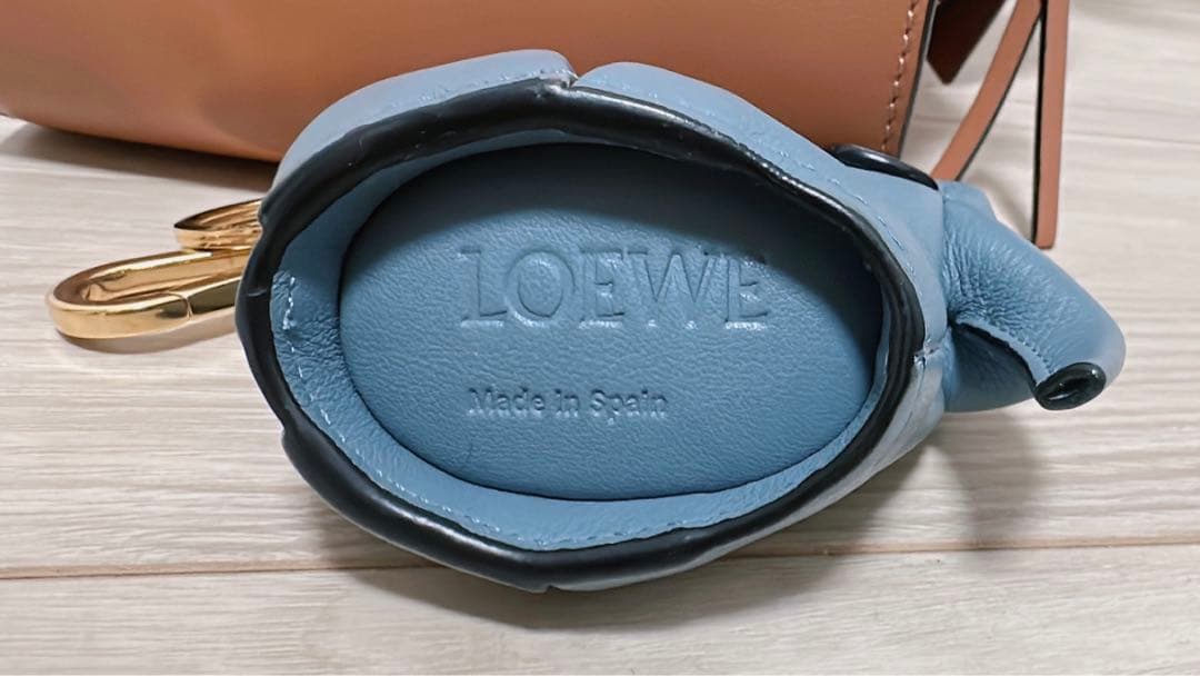 お値下げ‼️美品 ロエベLOEWE ゾウ ケース チャーム ブルー