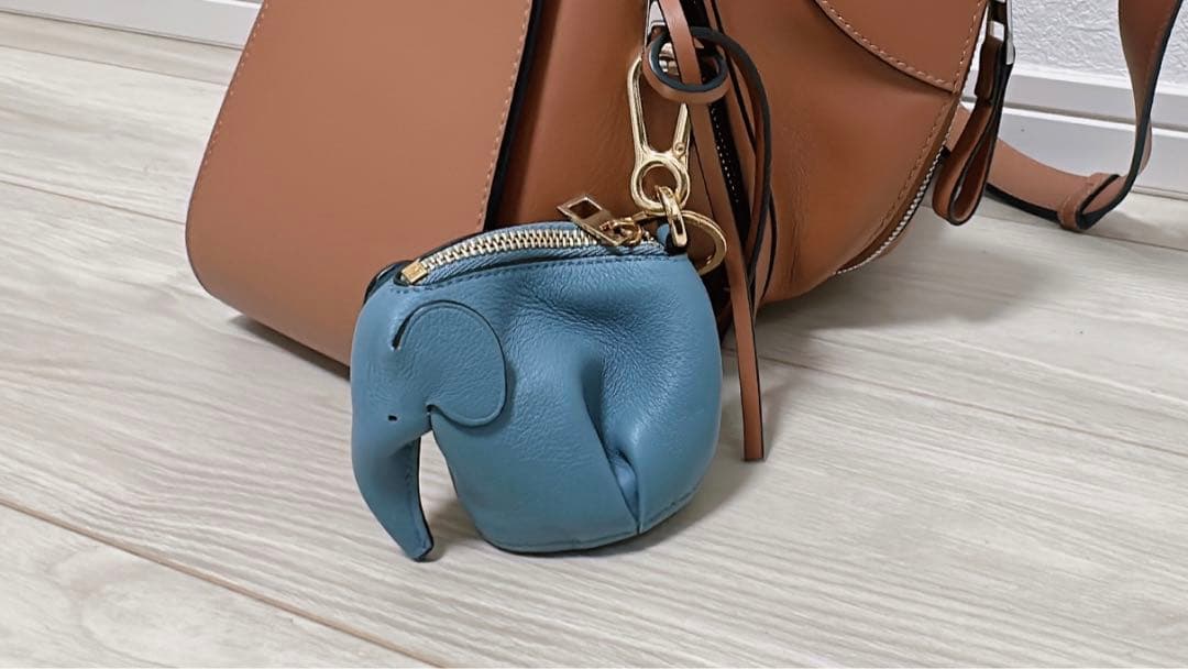 お値下げ‼️美品 ロエベLOEWE ゾウ ケース チャーム ブルー
