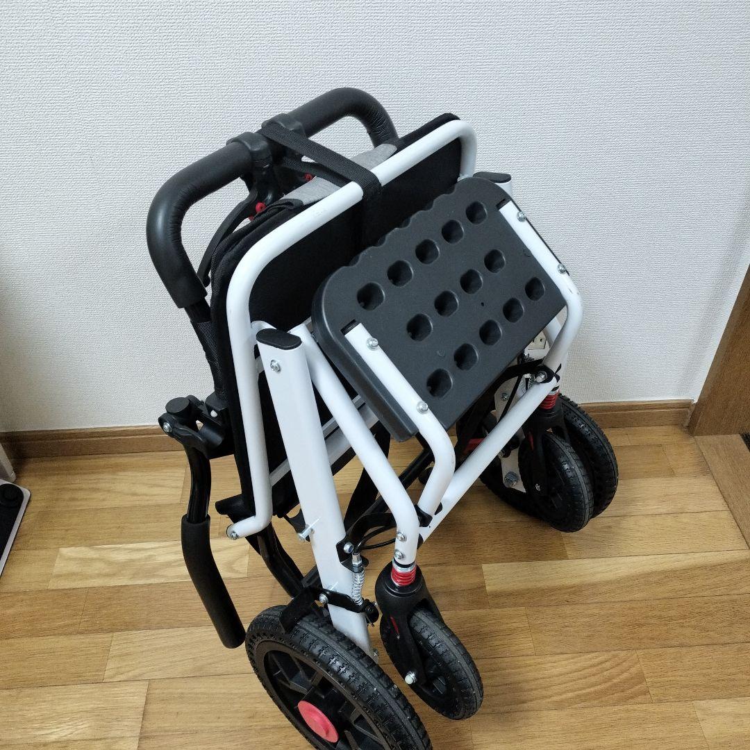 黒い介助用車椅子 折りたたみ式