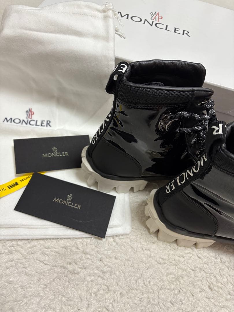 MONCLER ブラック ハイカットスニーカー