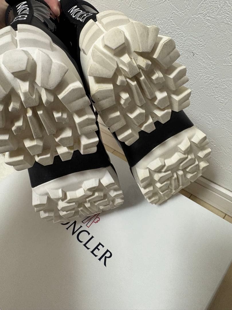 MONCLER ブラック ハイカットスニーカー