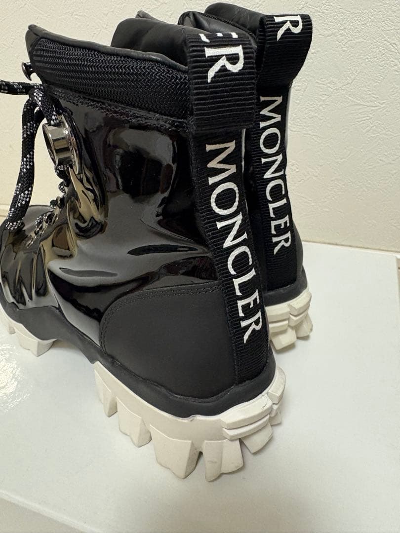 MONCLER ブラック ハイカットスニーカー