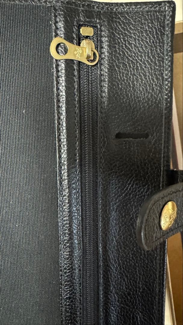 ほぼ未使用 イルビゾンテ　バイブル手帳 ブラック