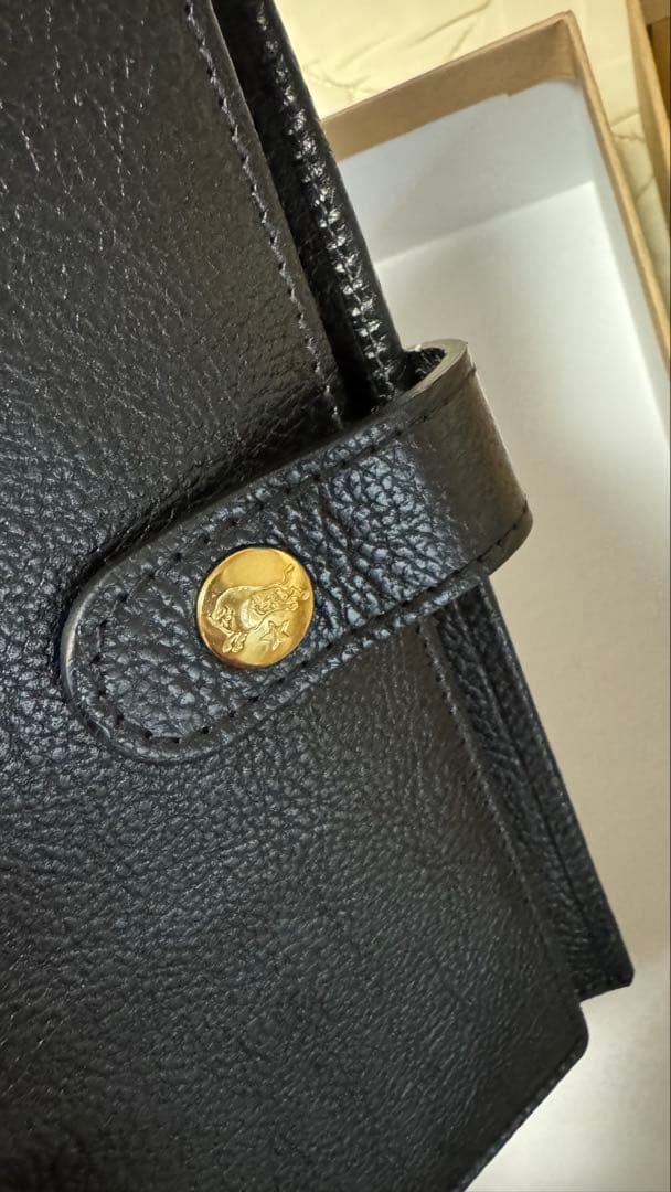 ほぼ未使用 イルビゾンテ　バイブル手帳 ブラック