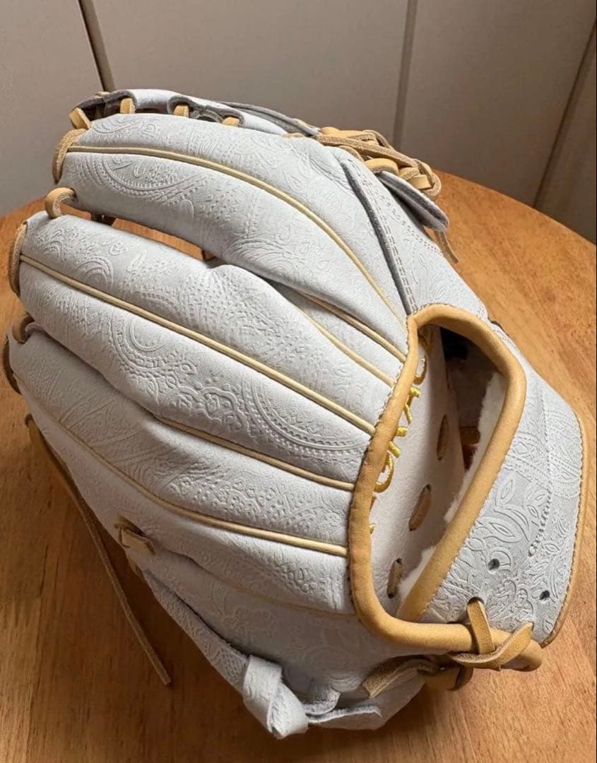レア《アールグレイス》硬式グローブ 受注限定