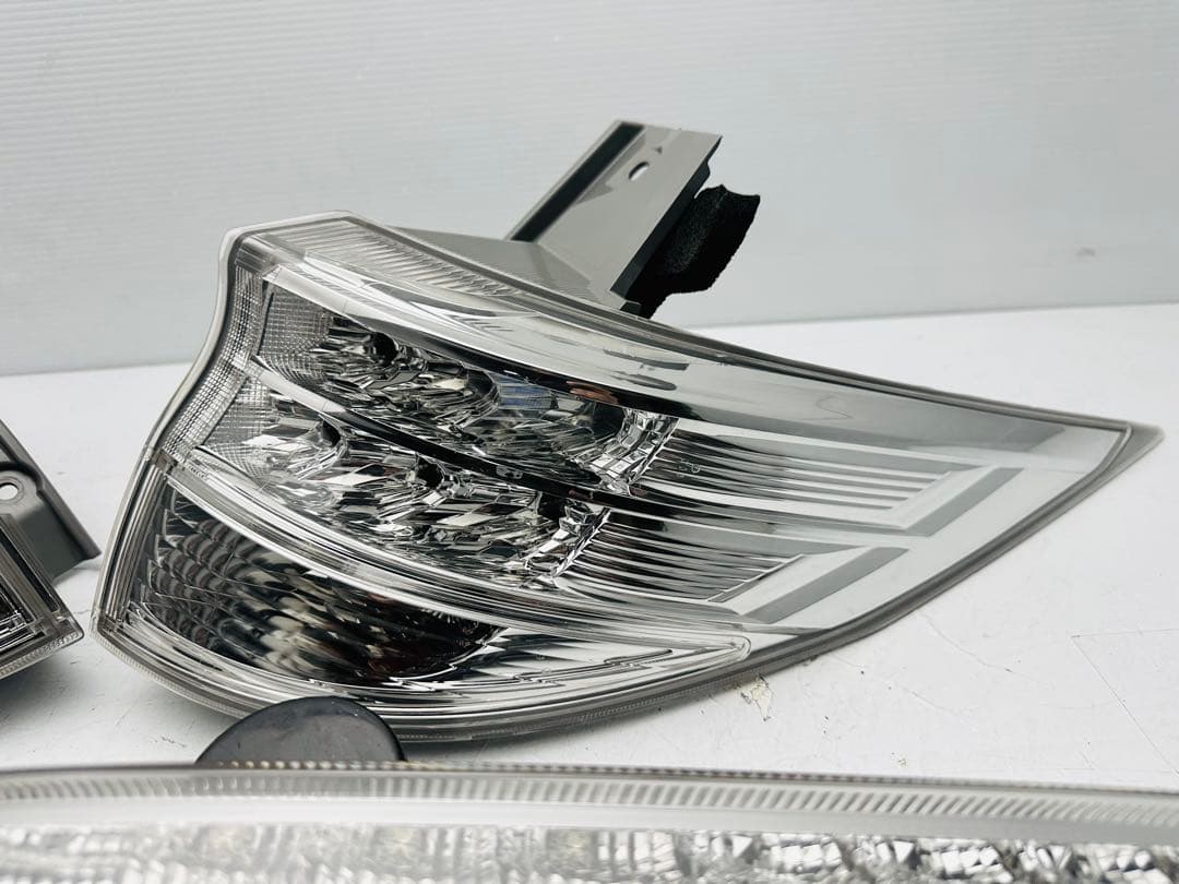 エスティマ ハイブリッド LED フィニッシャー テールライト 28-210