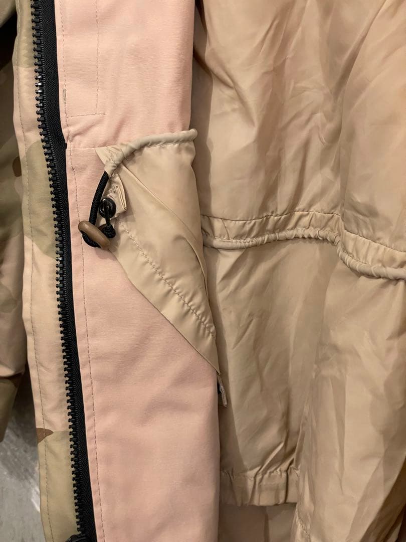 ECWCS ゴアテックスパーカー デザートカモ