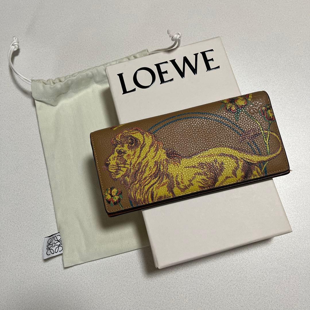 LOEWE ブラウンレザー 折り財布
