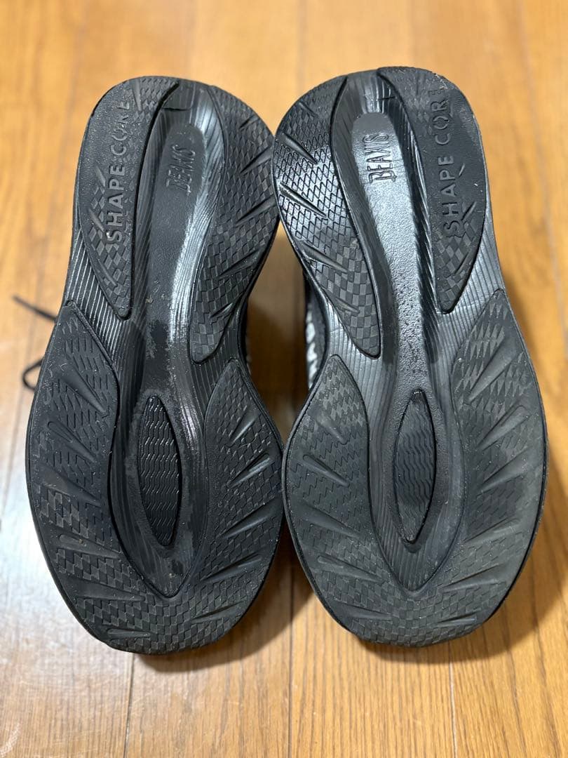 ゆかんぐ （1/11のみ）BEAXIS ✨美品✨シェイプコアスニーカー 黒