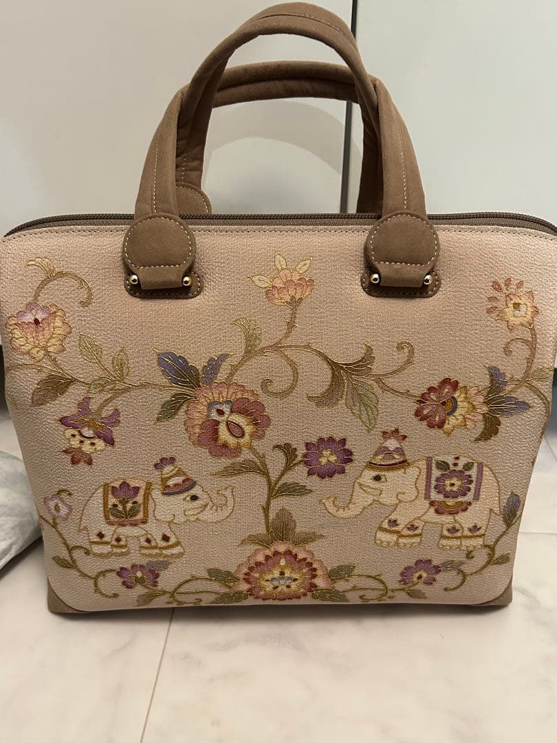 和装バッグ 美品 逸品 OKAJIMA 共箱付　象 花唐草 金彩 正絹 和装小物