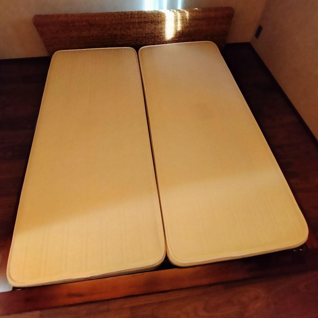 【フレンチ茶】クイーンサイズ　ベットフレーム ＆ マットレス　カバーあり