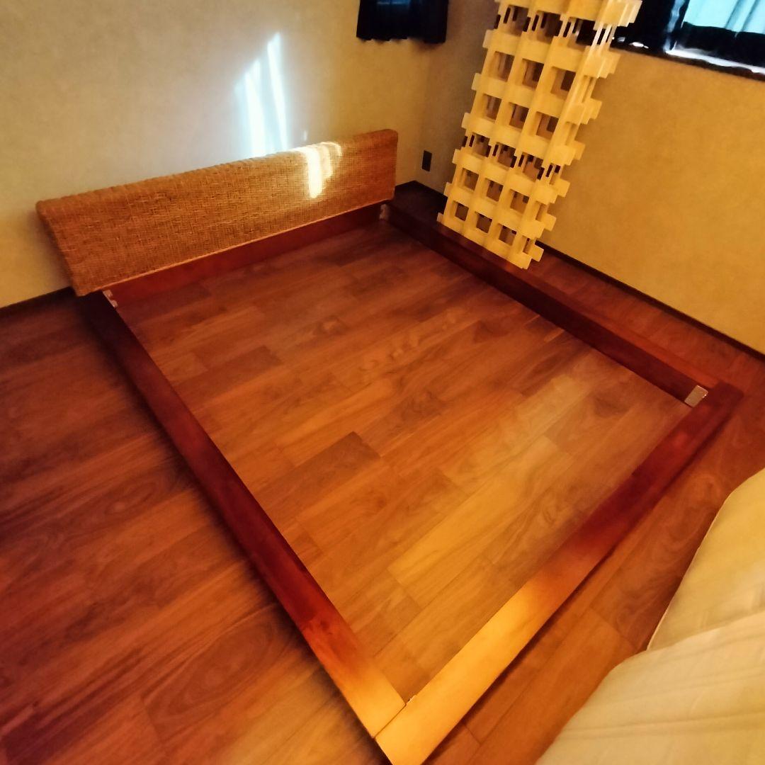 【フレンチ茶】クイーンサイズ　ベットフレーム ＆ マットレス　カバーあり