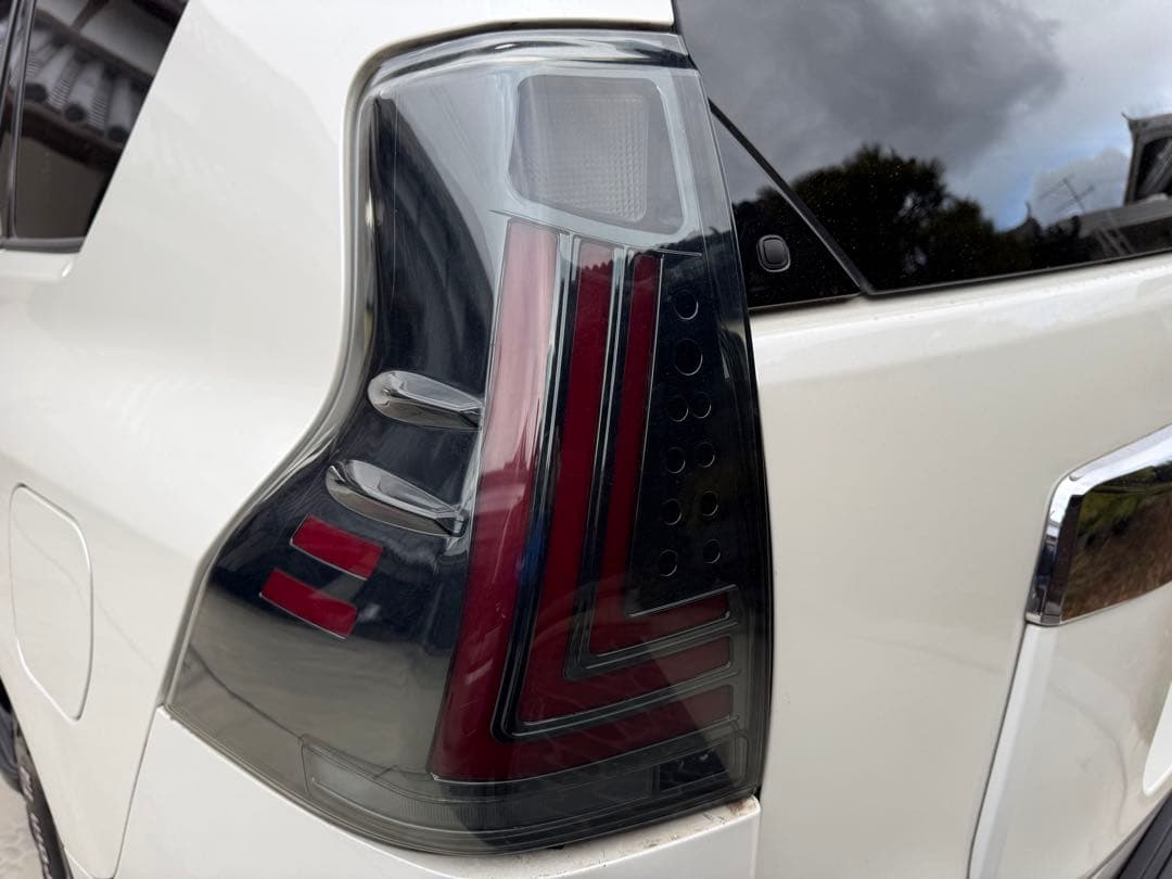 ランドクルーザープラド150 後期　スモークテールランプ　左右セット