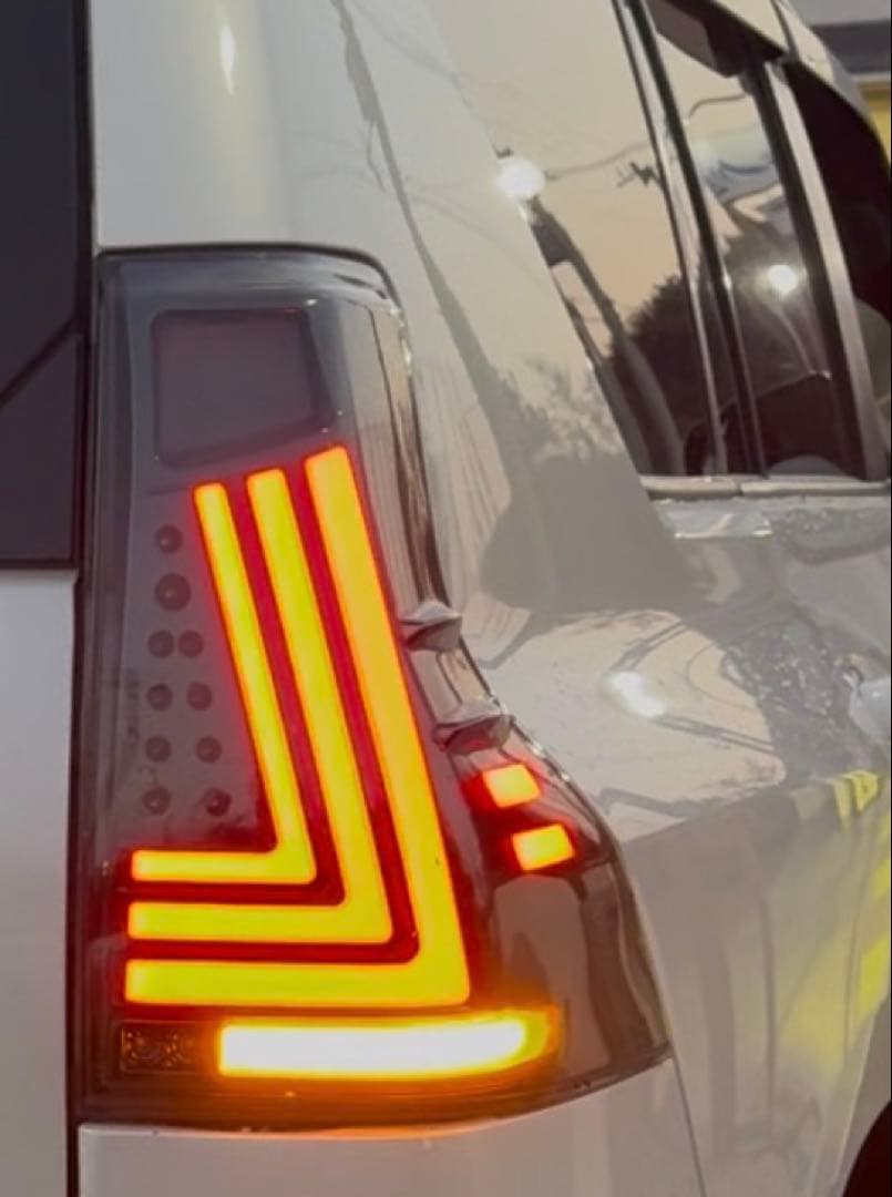 ランドクルーザープラド150 後期　スモークテールランプ　左右セット