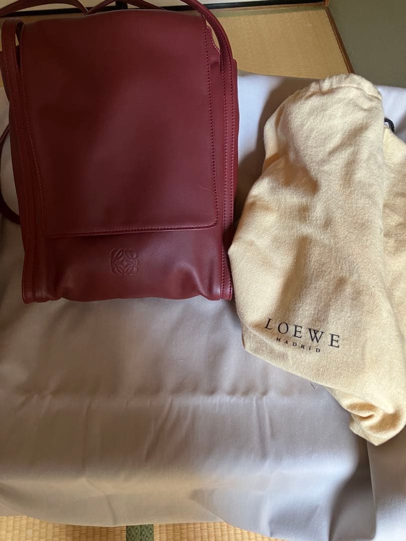 LOEWE ショルダーバック　ボルドー色