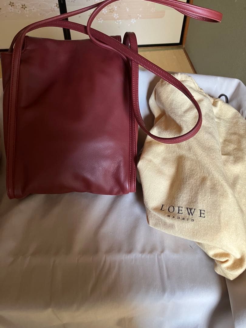 LOEWE ショルダーバック　ボルドー色