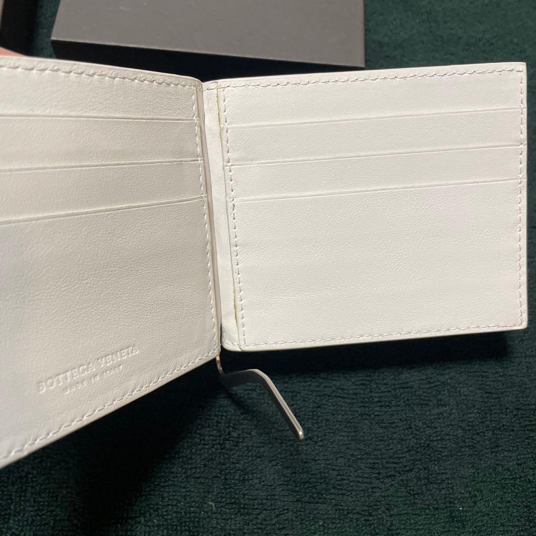 r*r様 Bottega Veneta ホワイト 二つ折り財布