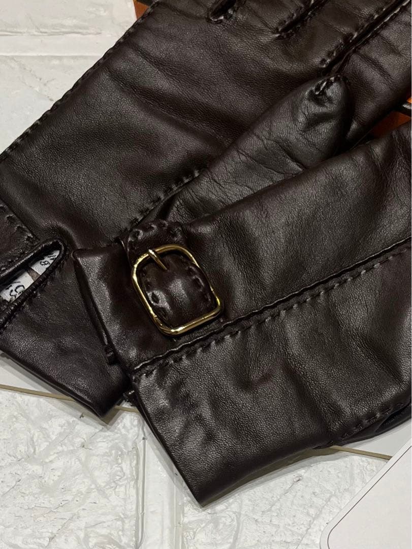 新品タグ付☆エルメス　手袋　グローブ　美品　バックル金具　61/2 ラムレザー