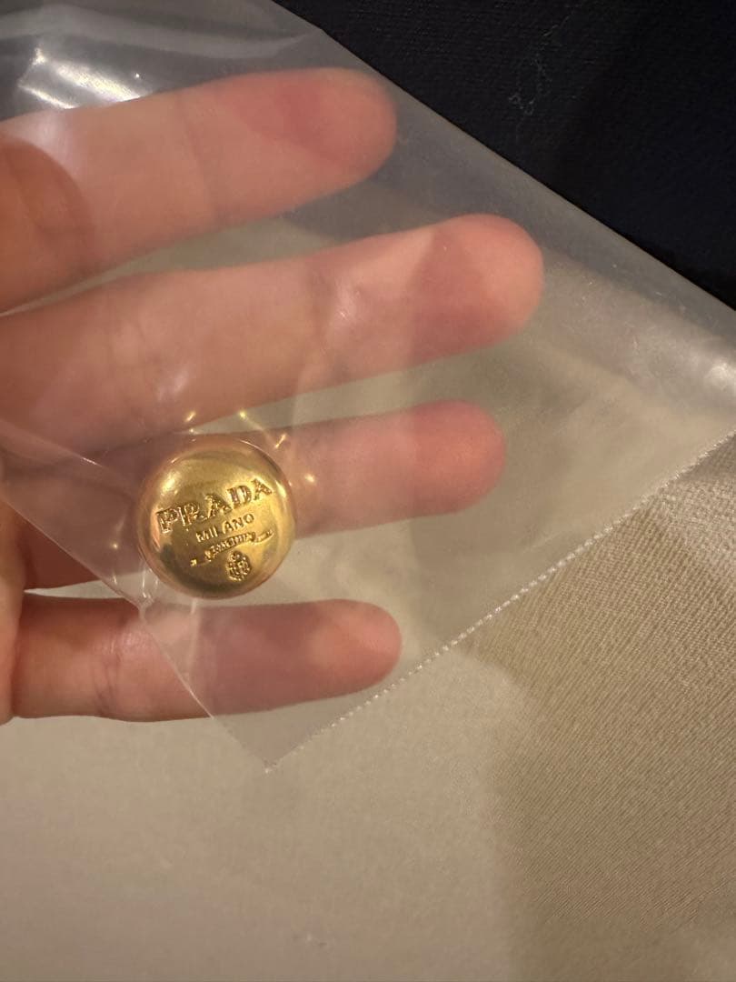 PRADA ネイビー ミニスカート　※ボタン外れあり