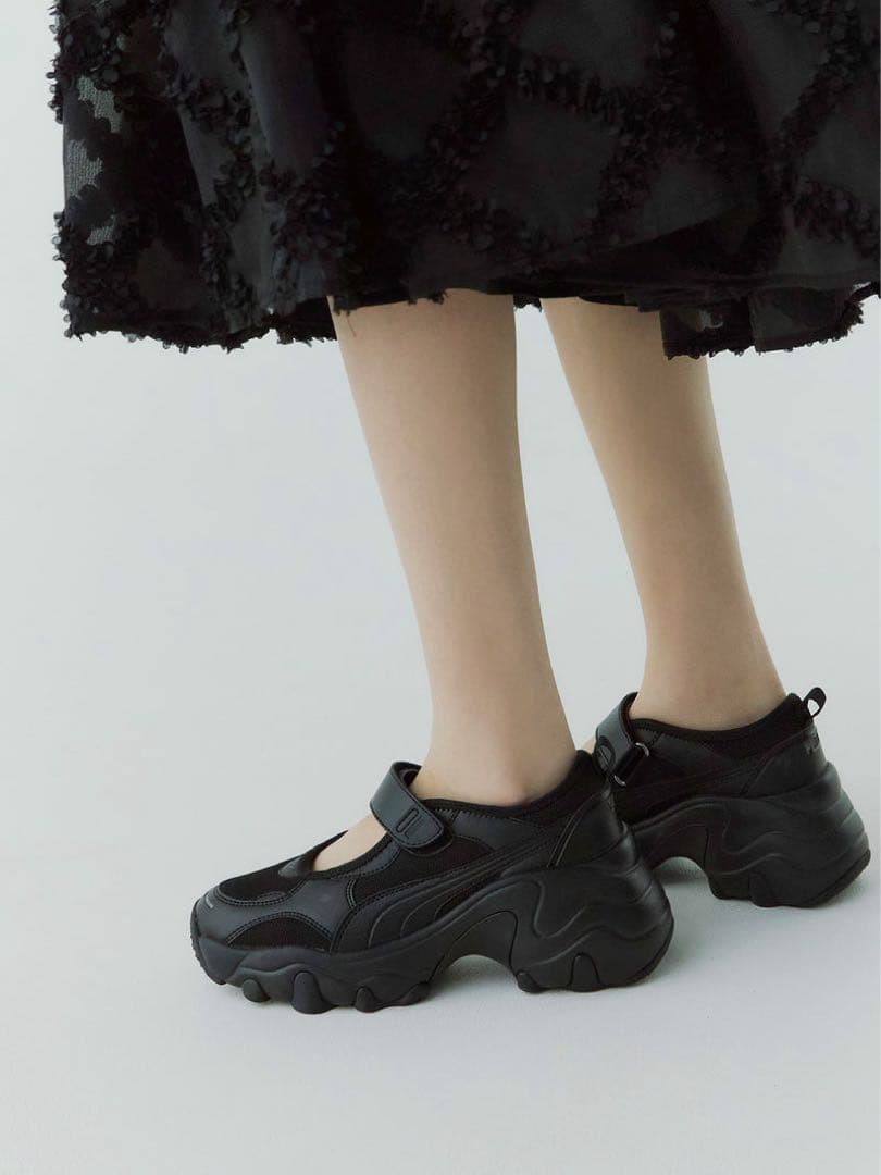 美品☆PUMA プーマ　ウィメンズ　パルサー ウェッジ サンダル 24cm