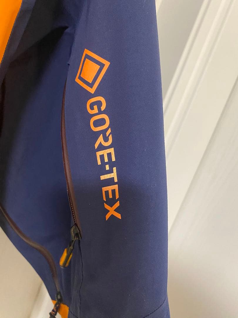 burton ak ジャケット　mサイズ