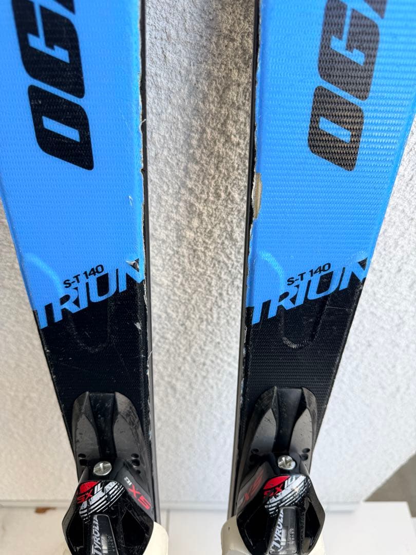 ま*や様 子供用スキー板140cm オガサカ　トライアン