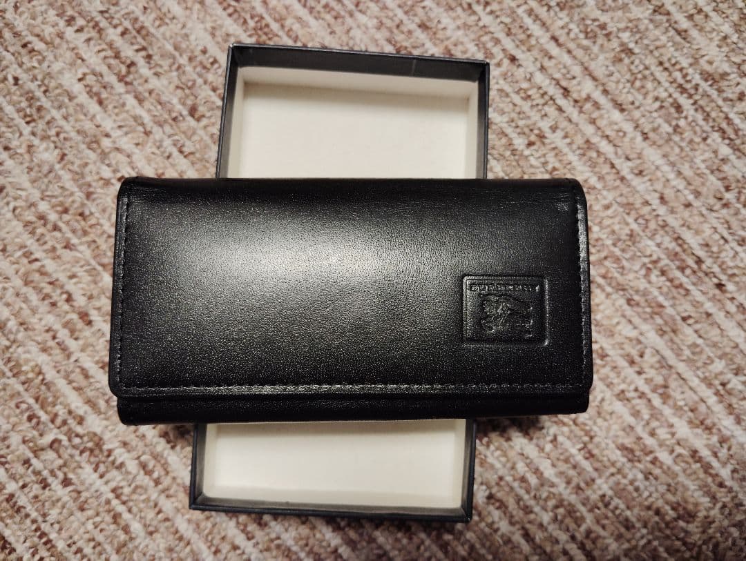 BURBERRY ブラック レザー キーケース