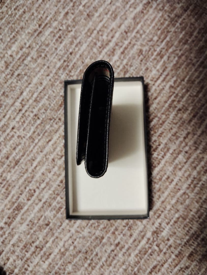 BURBERRY ブラック レザー キーケース