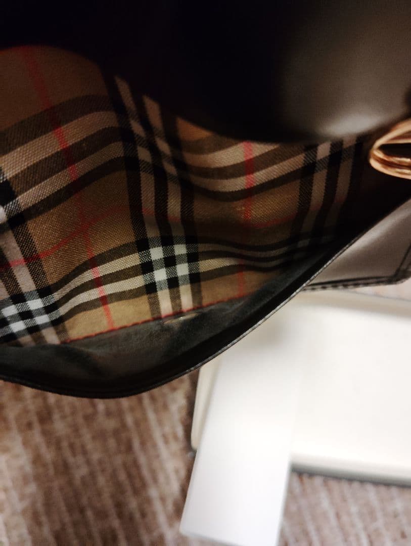 BURBERRY ブラック レザー キーケース