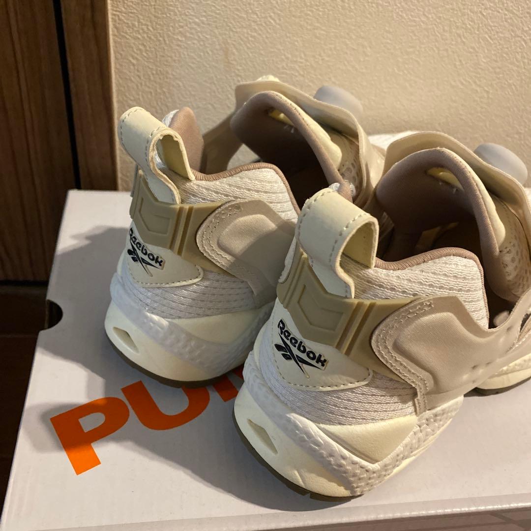 Reebok instapump ホワイト スニーカー