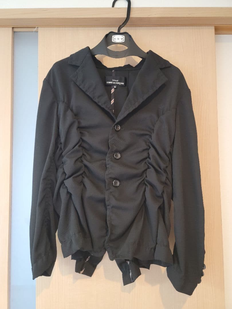 ③トリコ・コム・デ・ギャルソン　黒ジャケット
