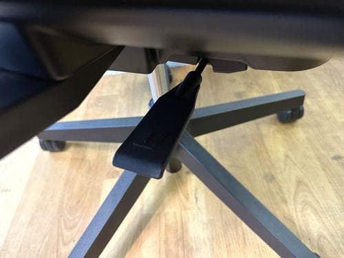 J【中古品】イトーキ サリダチェア YL8 可動肘付 YL8-SGBL-AEL