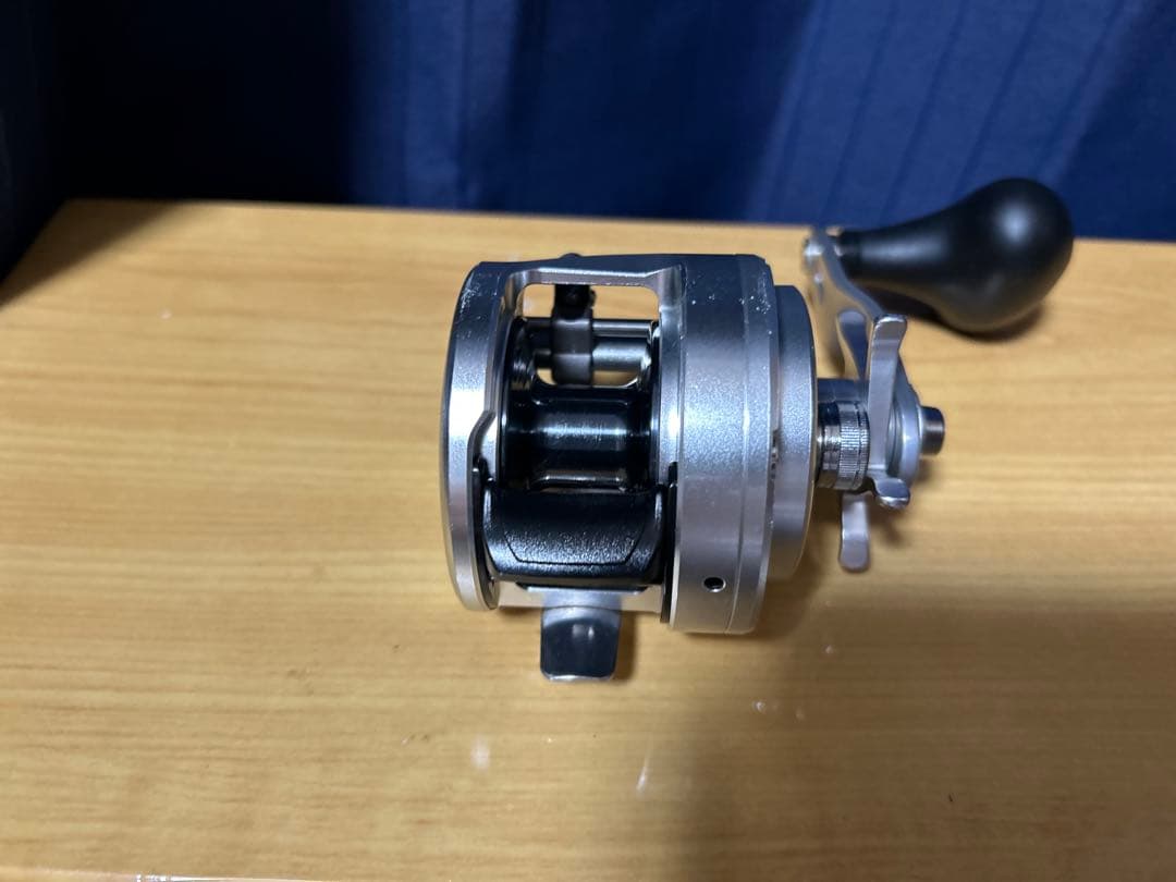 【土日限定値下げ】シマノ　オシア　カルカッタ　３００ＨＧ