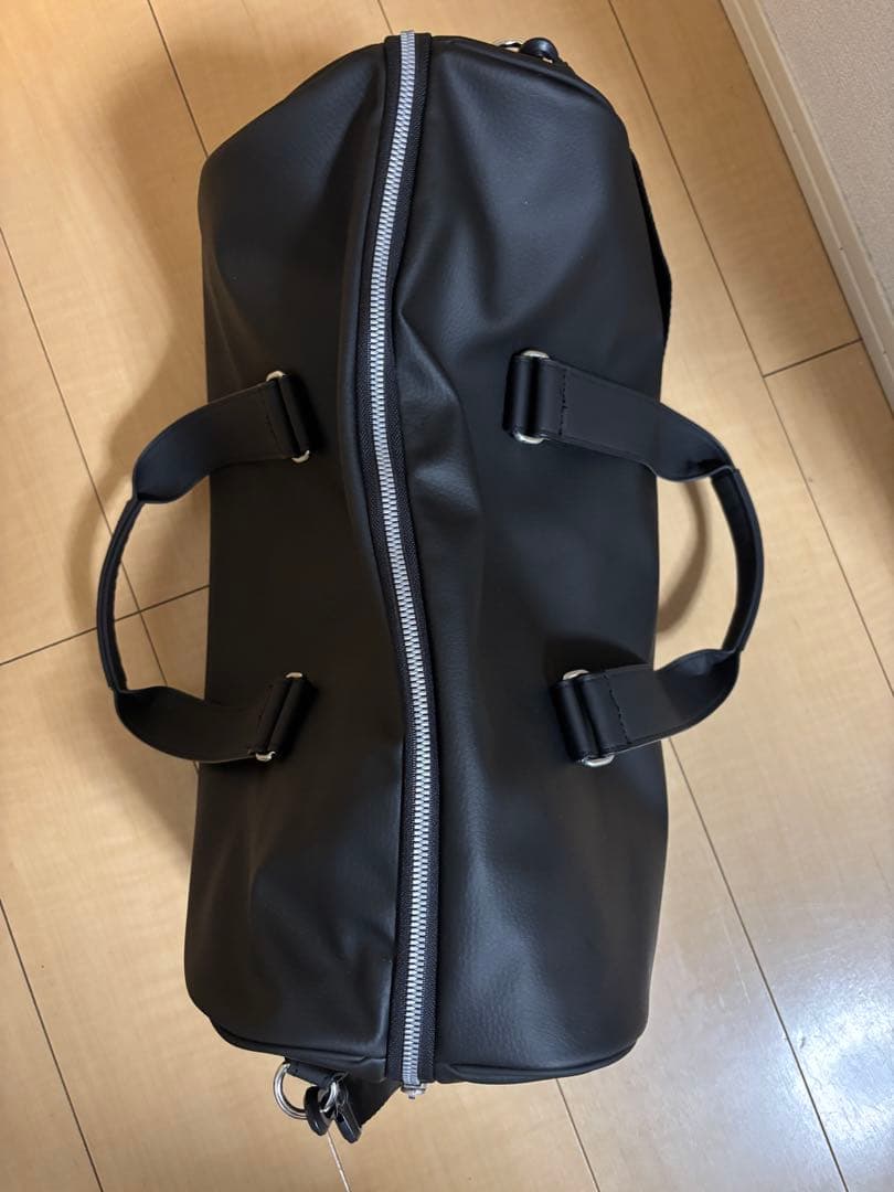 美品　合成皮革　adidas ボストンバッグ