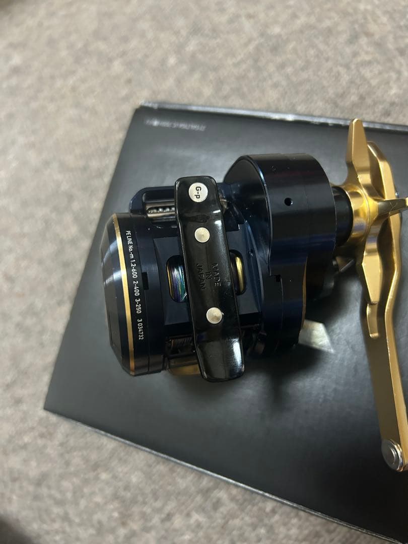 森*ん様 ダイワ　21ソルティガic 300HL-SJ リブレハンドルノブカスタ